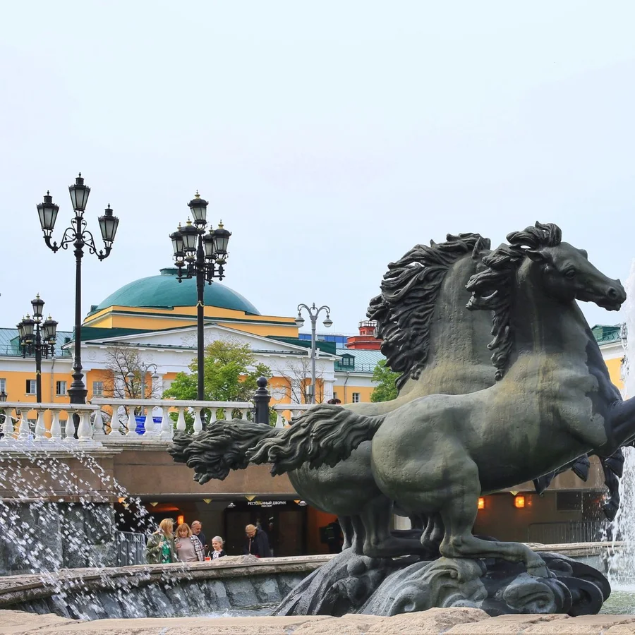 Фонтан «Четыре времени года» на Манежной площади